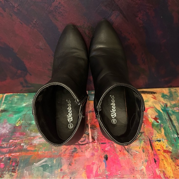 Weeboo Black Leather Booties - Size Women’s 9 - Picture 9 of 10